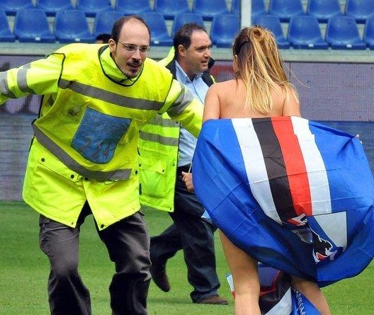 强调纵深冲 强调纵深冲